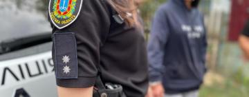 Випили і посварились: на Одещині 32-річна жителька встромила ніж у спину чоловіку (відео)